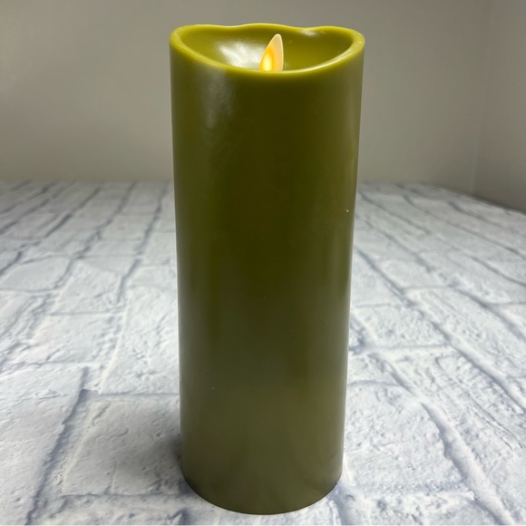 Pottery Barn Other - Moving Flame LED Long Life Candle